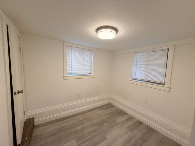 Building Photo - 1224-1226 Campbell St