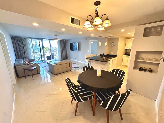 Building Photo - 1 Las Olas Cir