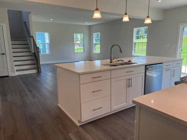 Building Photo - Elegant Home located in Union County with 5BR/4BA