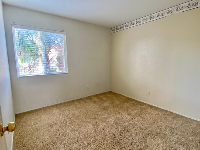 Building Photo - Extremely spacious four bedroom With Oxnard home