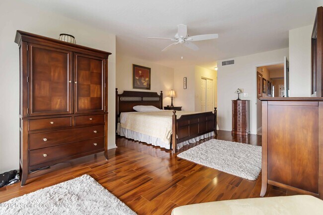 Building Photo - 215 Ballyshannon St