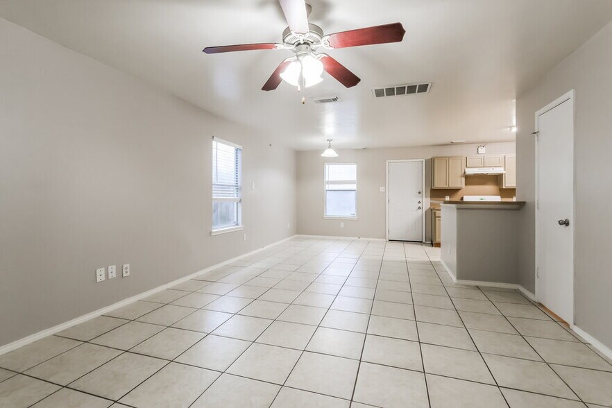 Building Photo - 21243 Linden House Ct