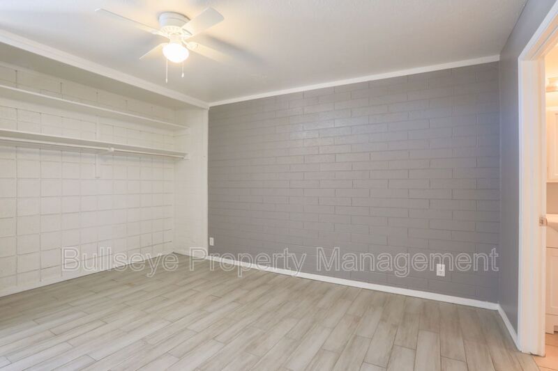 Building Photo - 249 S Hobson