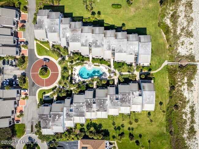 Building Photo - 739 Spinnakers Reach Dr