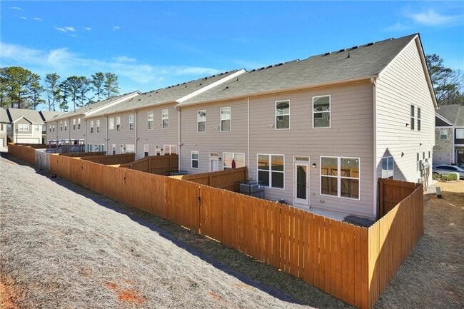 Building Photo - 2240 Mulsanne Dr