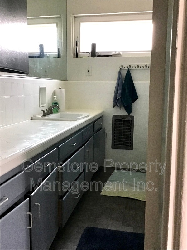 Building Photo - 6132 Pembroke Dr