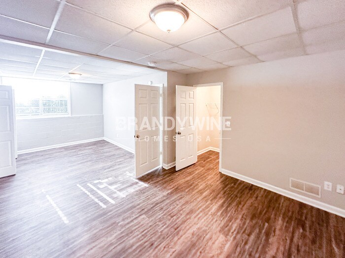 Building Photo - 152 Edward Dr