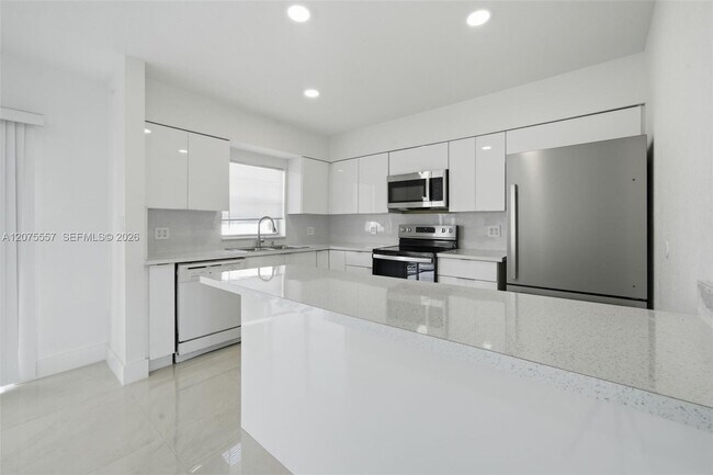 Building Photo - 11000 NW 21st Ct