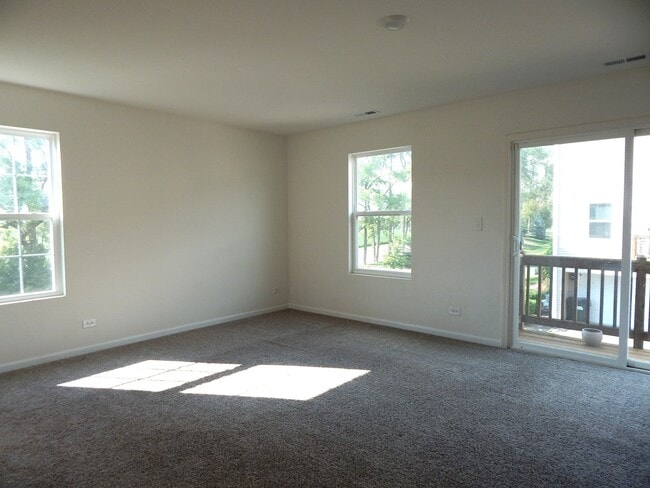 Building Photo - 2590 Bella Dr