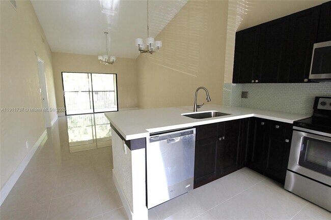 Building Photo - 2720 S Oakland Forest Dr