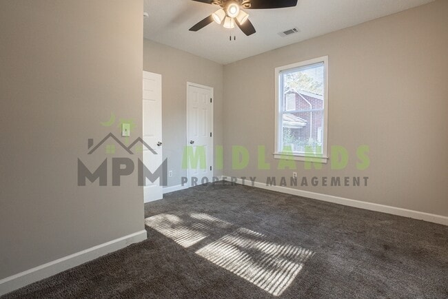 Building Photo - 928 Columbia College Dr