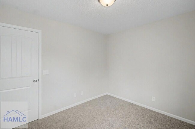 Building Photo - 18 Sunflower Cir NE