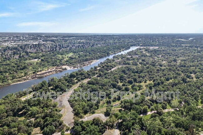 Building Photo - 3937 Orangewood Dr