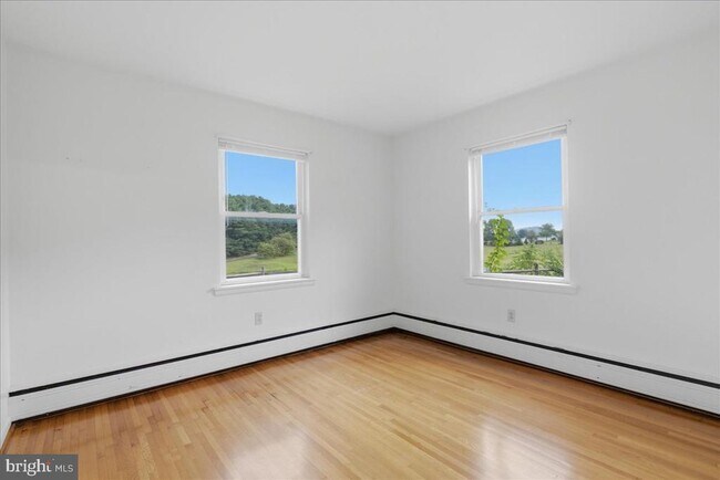 Building Photo - 3044 N Frederick Pike