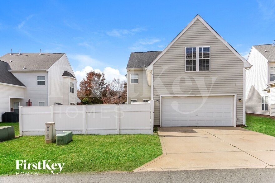 Building Photo - 11701 Kingsley View Dr