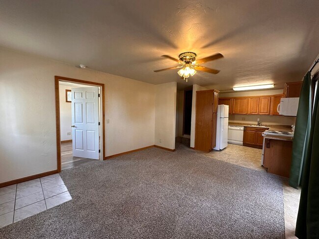 Building Photo - Cozy Veneta One Bedroom