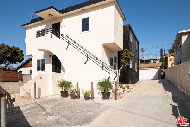 Building Photo - 1130 Crocker St