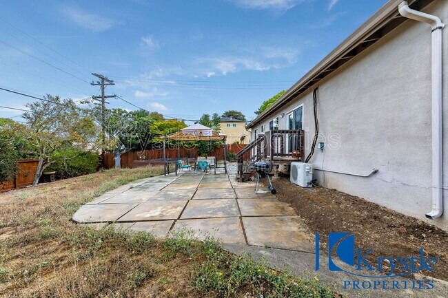 Building Photo - 175 Toyon Dr