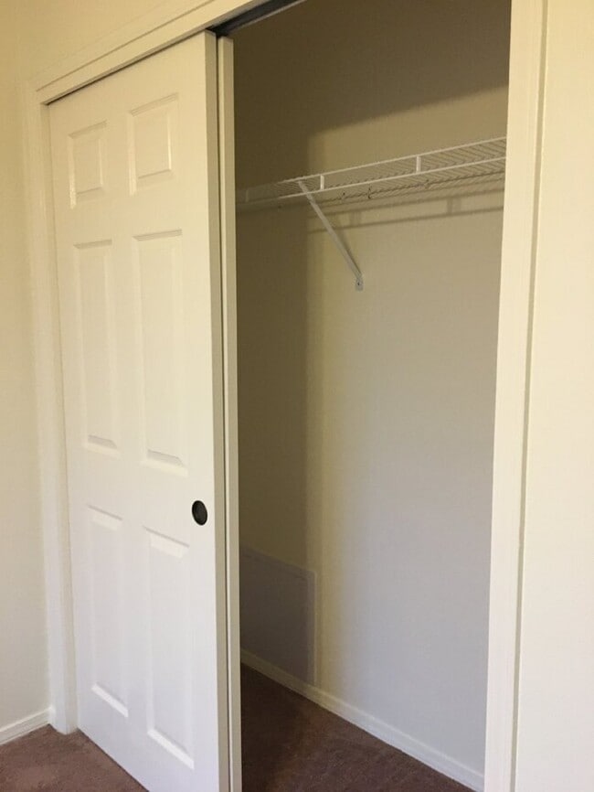 Building Photo - Enchanted Hills - 3BR w/AC