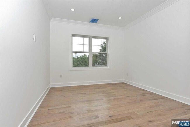 Building Photo - 108 Collignon Way