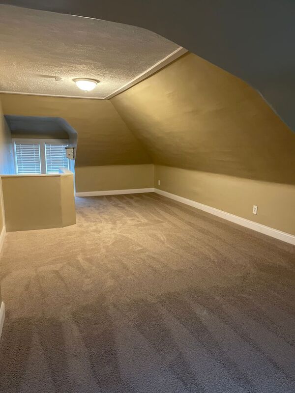 Building Photo - 931-933 E. Whittier Street