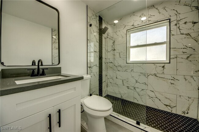 Building Photo - 4312 S Pacific Cir