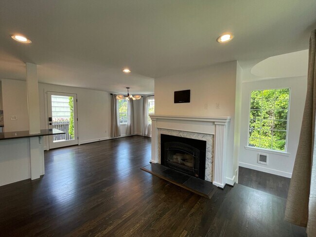 Building Photo - 4Bd/2.5Ba Seattle House