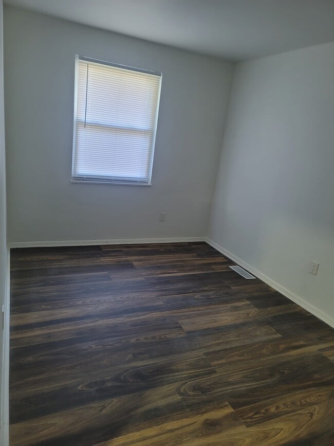 Building Photo - 10038 Hawkins Ct