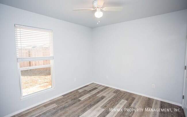 Building Photo - 1302 N Dover Ave