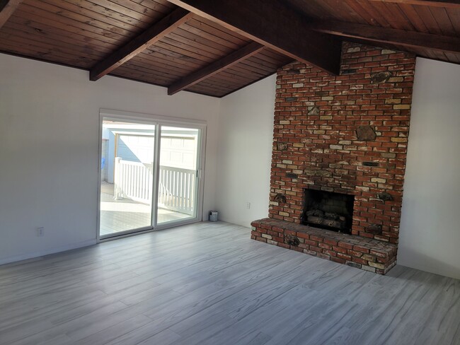 Sliding door to back deck - 5123 W 130th St