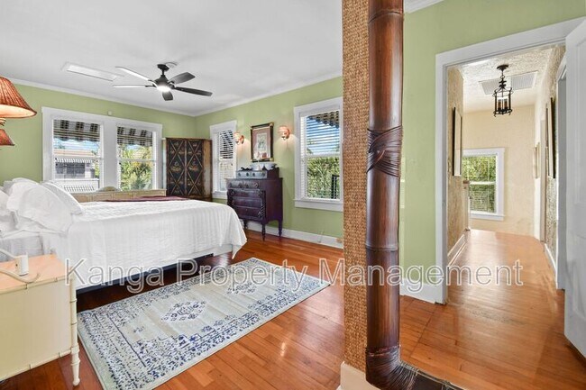 Building Photo - 194 Almeria Rd