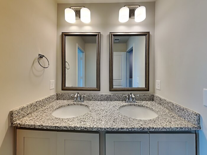 Building Photo - 922 Citation St