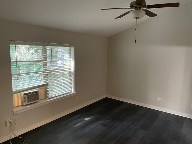 Building Photo - 1935 NE 50th Way