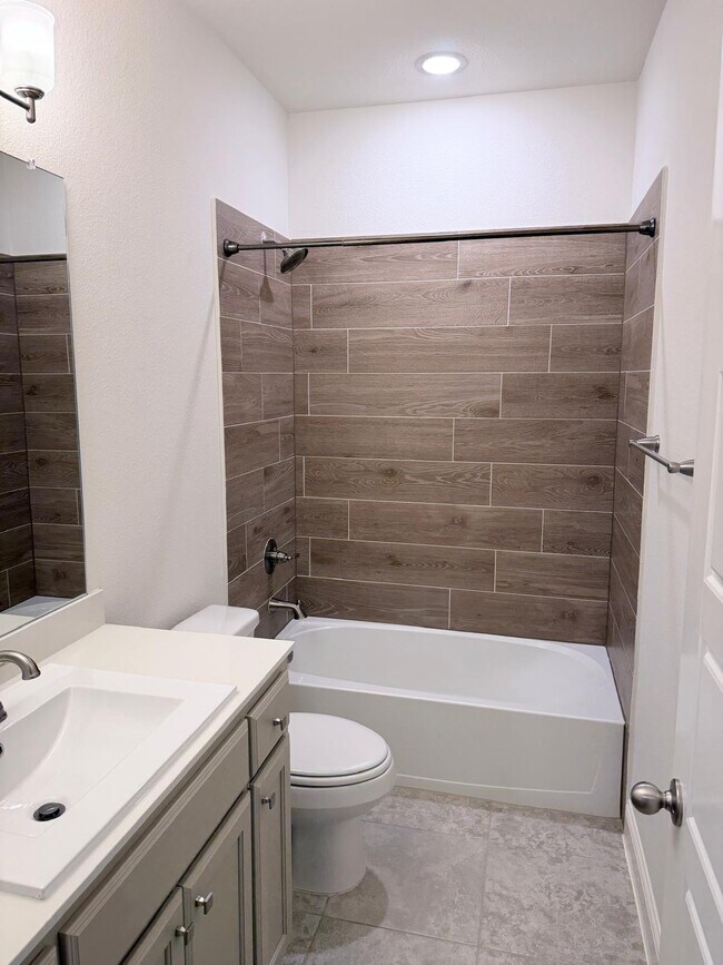 Building Photo - 4717 Piedras Lanzar Dr