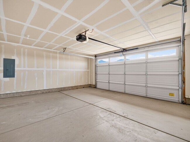 Building Photo - 608 1760 N