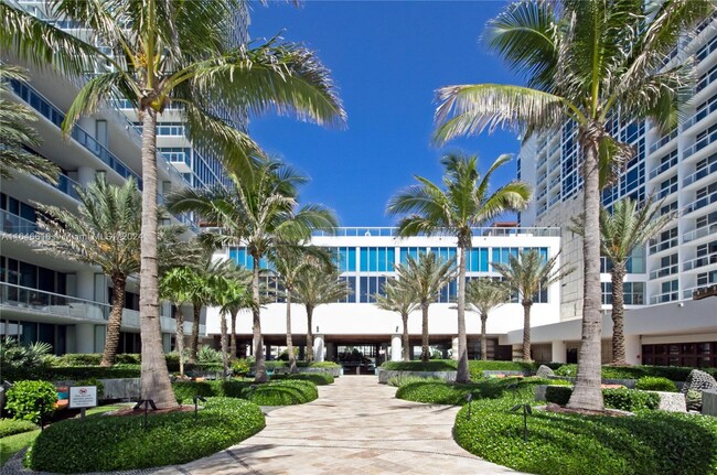 Building Photo - 6899 Collins Ave