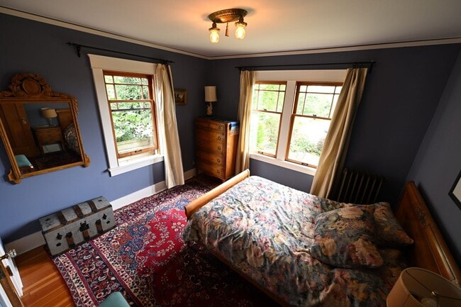 Building Photo - 3bd/2ba Seattle Home