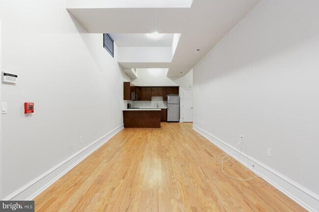 Building Photo - 2136 E Dauphin St