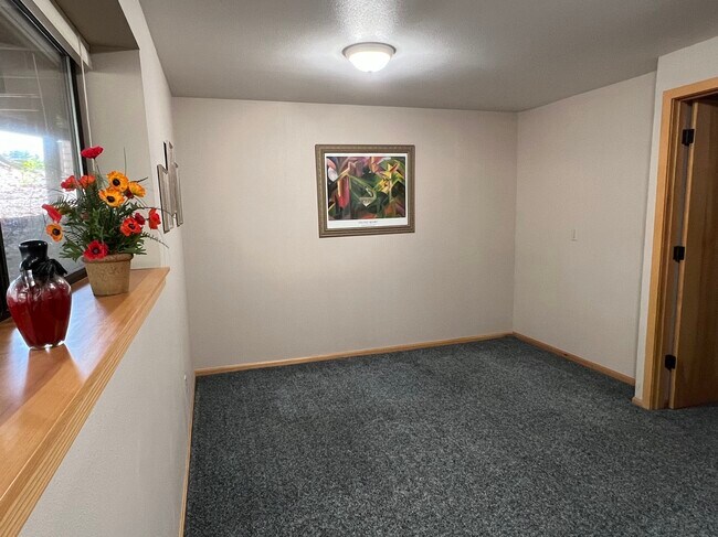 Building Photo - 31401 Lovegren Ln