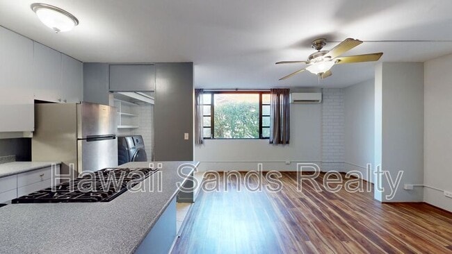 Building Photo - 2050 Nuuanu Ave