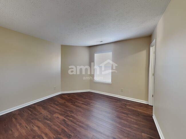 Building Photo - 529 Austrian Way