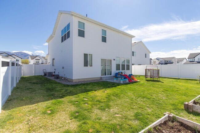 Building Photo - 2007 Redtail Cir