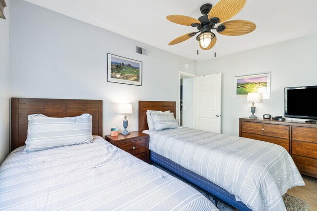 Building Photo - 77116 Pauma Valley Way