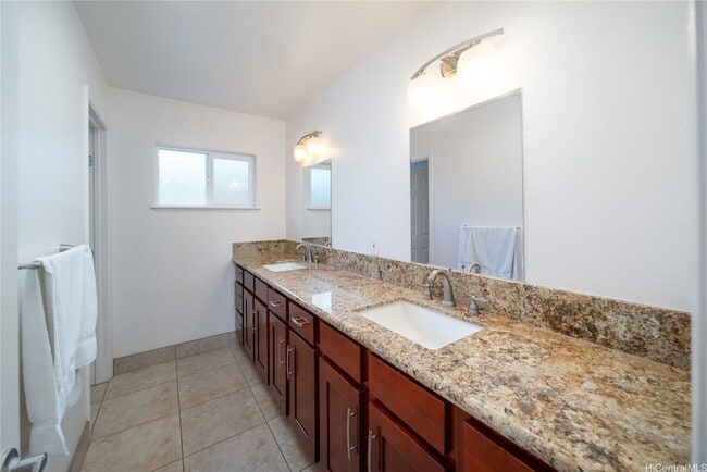 Building Photo - 92-1230 Pueonani Street Unit