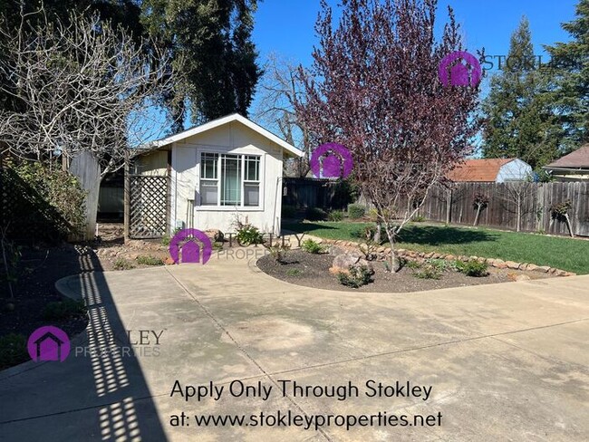 Building Photo - 2427 Sycamore Ave