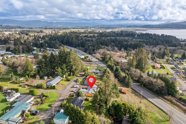 Building Photo - Bay City