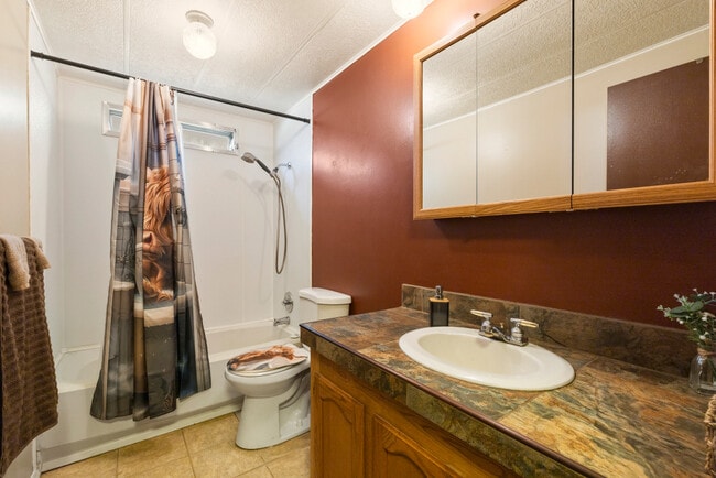 Building Photo - 18010 Ponderosa Ln