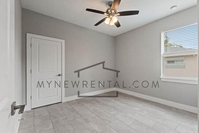 Building Photo - Deposit-Free! Modern, energy efficient hom...