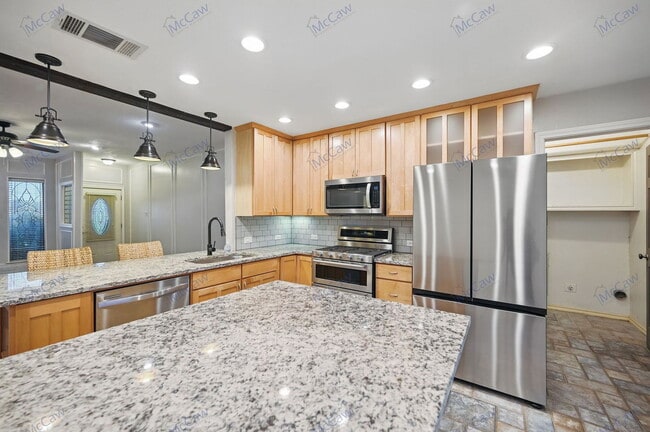 Building Photo - 1510 Raleigh Dr