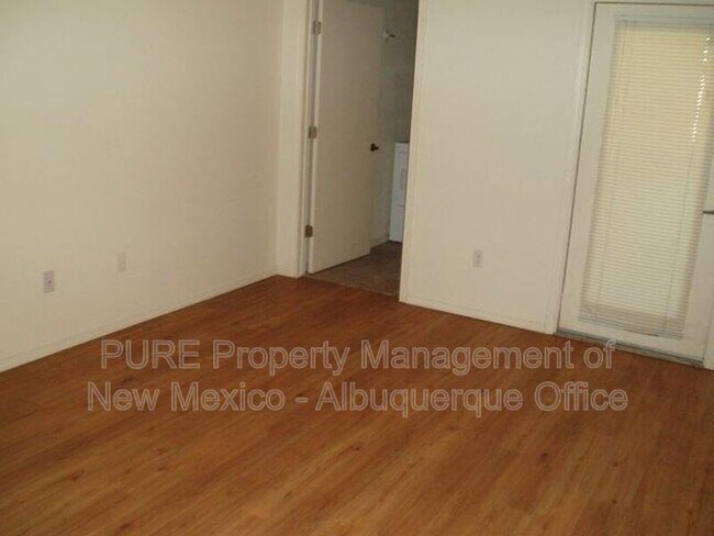 Building Photo - 6800 Vista Del Norte Dr NE